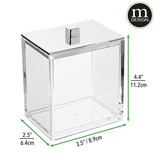 mDesign Juego de 2 envases para cosméticos – Bote con tapa cuadrado para productos de aseo – Dispensador de discos de algodón y caja para bastoncillos de plástico – transparente y plateado