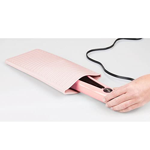 mDesign Protector de silicona para plancha del pelo o tenacillas – Práctico estuche de viaje o para aparatos calientes en el baño – Bolsa de silicona para proteger el lavabo – rosa claro