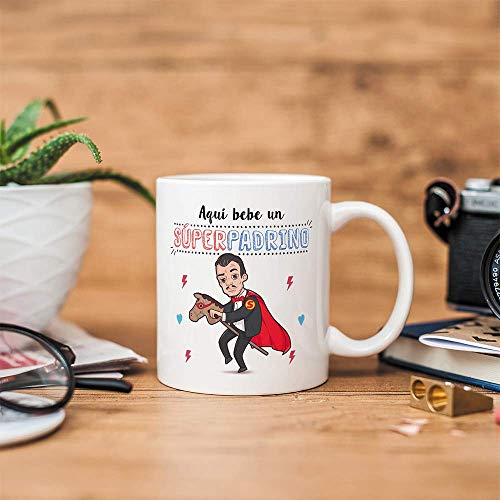 MUGFFINS Taza Padrino – AQUÍ Bebe UN Super Padrino – Taza Desayuno 350 ml Idea Regalo para Padrinos