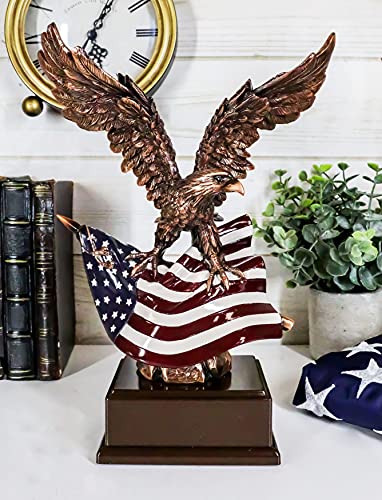 Alas de gloria águila calva con la bandera americana Bronce Figura de galvanizado libertad libertad patriótica Estatua