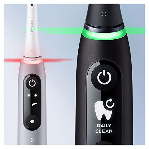 Oral-B iO 6 Duo - Cepillo de dientes, eléctrico, recargable, con 2 mangos, inteligencia artificial, 2 cabezales y fundas de viaje, negro y cuarzo rosa