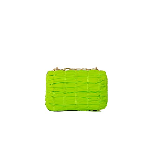 Versace Jeans Country - Bolso de mujer 72VA4BX6 de tela gofrada de color verde ácido con logotipo de oro y chárms porta amonitas