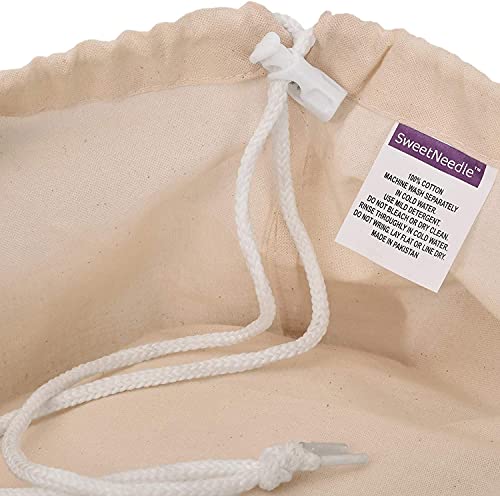 SweetNeedle - Pack de 4 - 100% algodón Bolsas de lavandería extra grandes y deber pesadas en color natural - 71 x 91 CM (28 IN x 36 IN) - Muy duraderas, con cordón, lavables a máquina y reutilizables